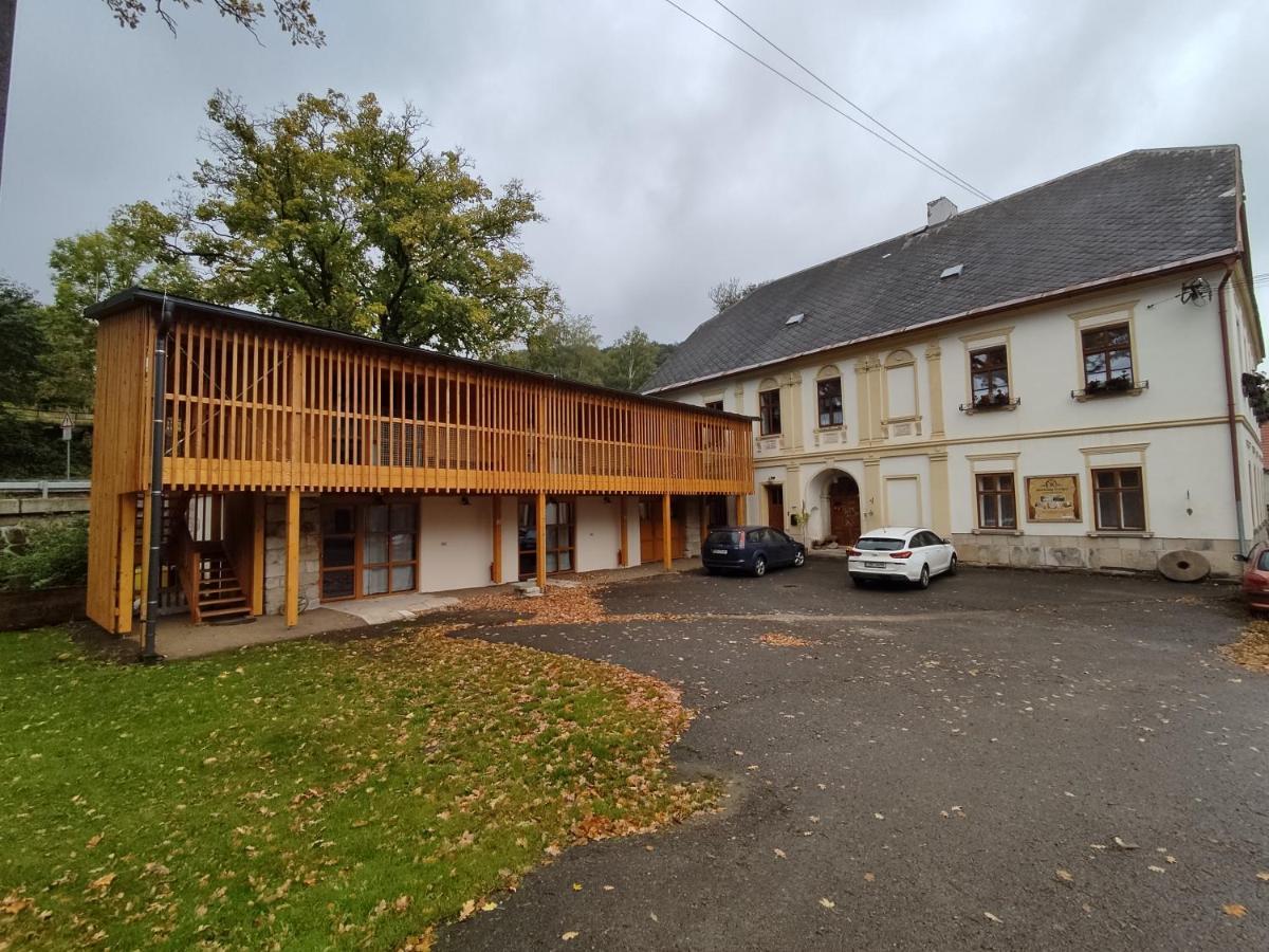 Apartment Ve Mlyne Teplice nad Metuji Exterior photo