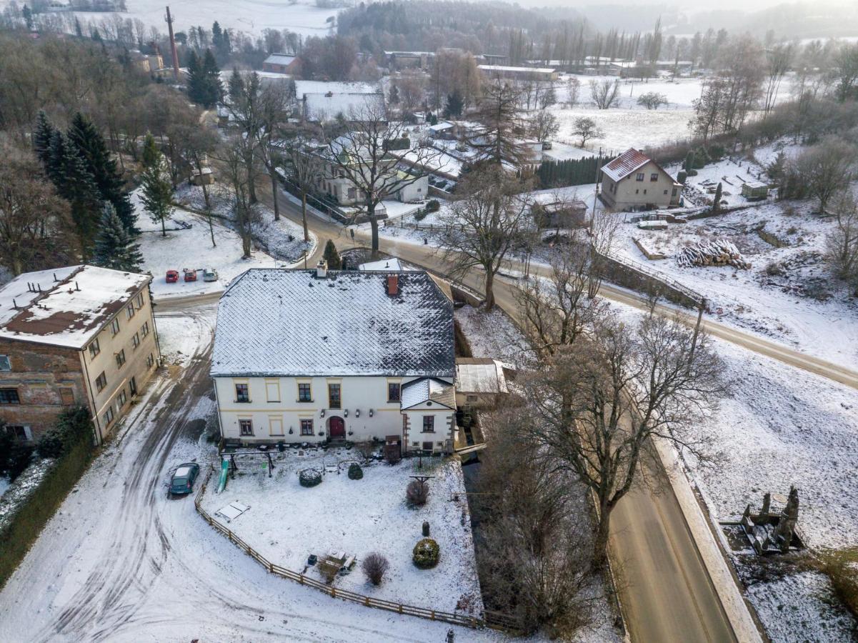 Apartment Ve Mlyne Teplice nad Metuji Exterior photo