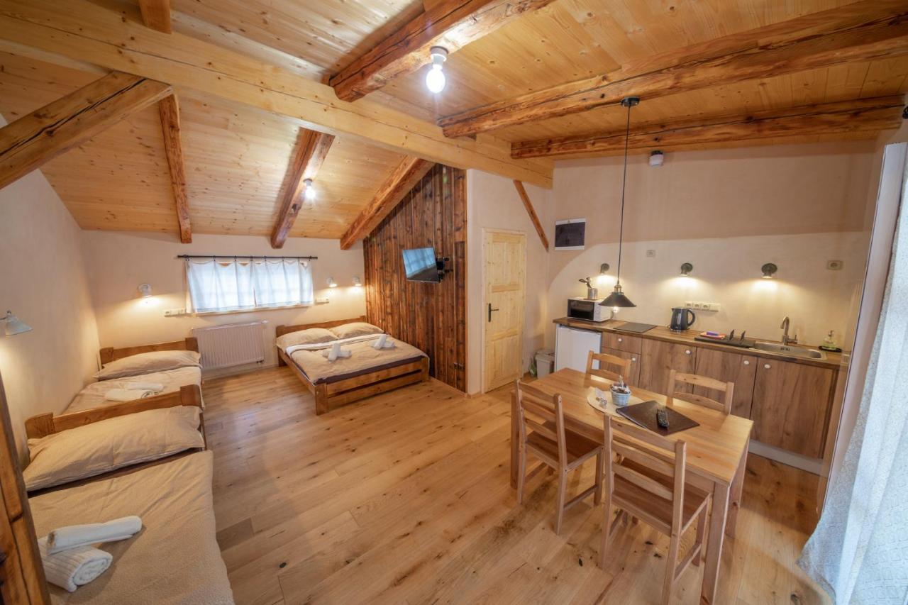 Apartment Ve Mlyne Teplice nad Metuji Exterior photo