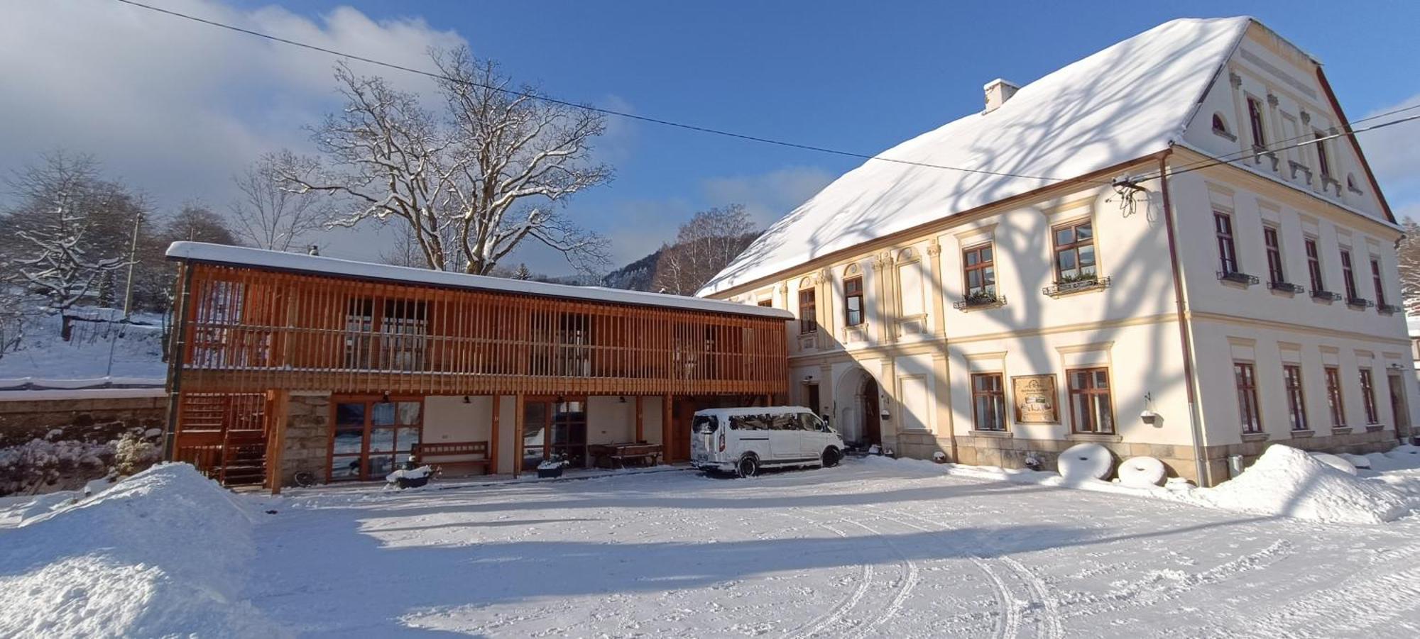 Apartment Ve Mlyne Teplice nad Metuji Exterior photo