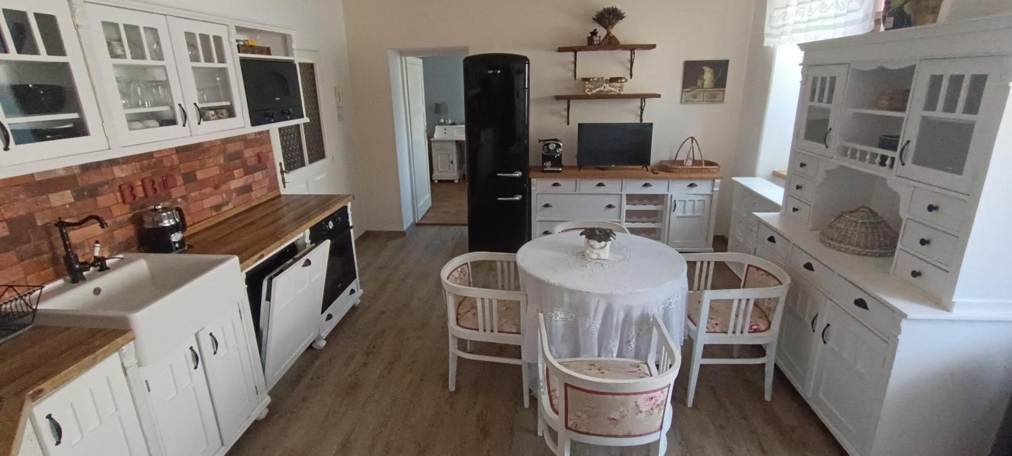 Apartment Ve Mlyne Teplice nad Metuji Room photo